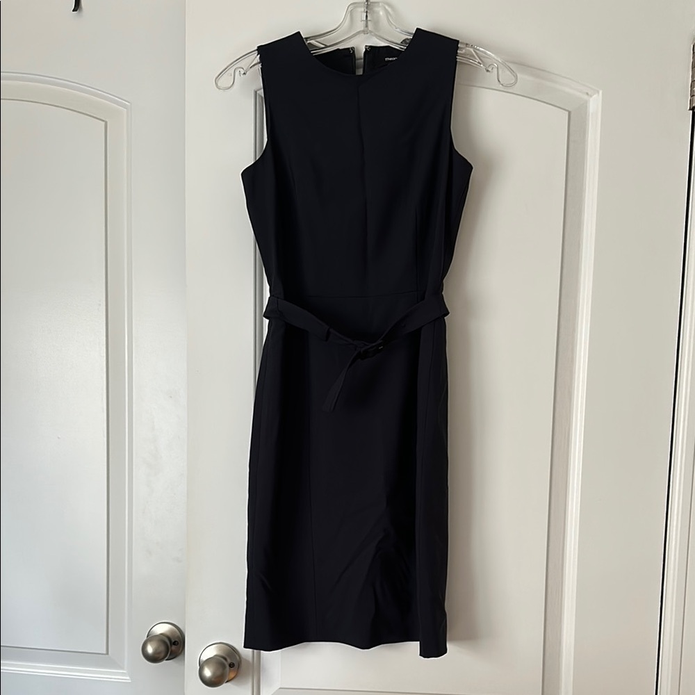 Elegant Navy Theory Sleeveless Dress Sz 00, new with tags.